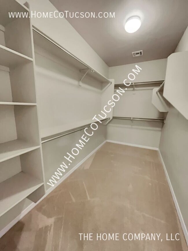 Building Photo - 1096 W Versilia Dr