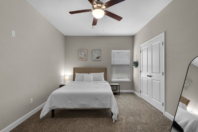Building Photo - "Charming 3-Bed Home in Mary Esther with $200.00 Off First Full Month's Rent!"