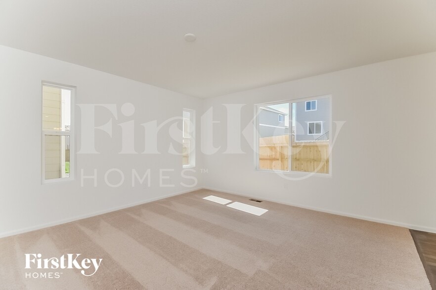 Building Photo - 10633 Luneth Dr
