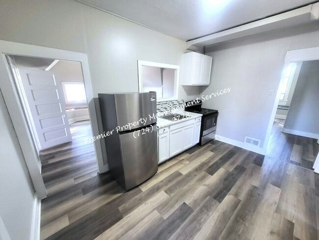 Building Photo - 345 Iroquois Pl