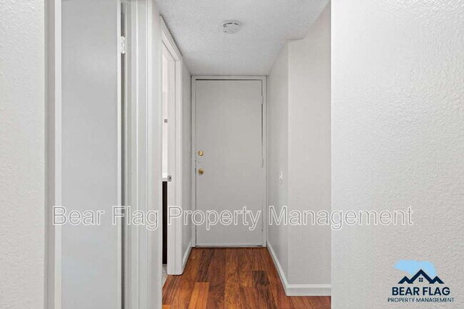 Building Photo - 7919 Ridgemont Dr