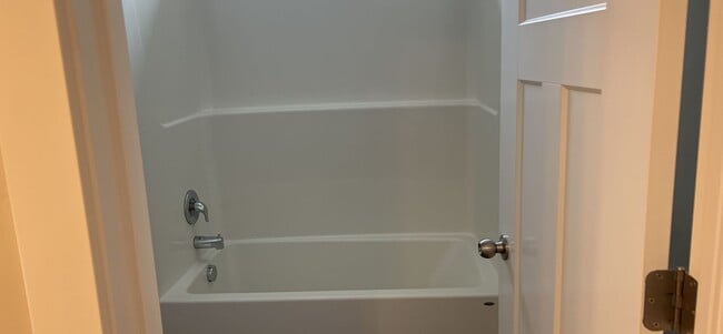 Building Photo - 573 N 360 W
