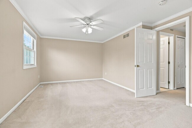 Building Photo - 5141 Buckingham Pl Dr