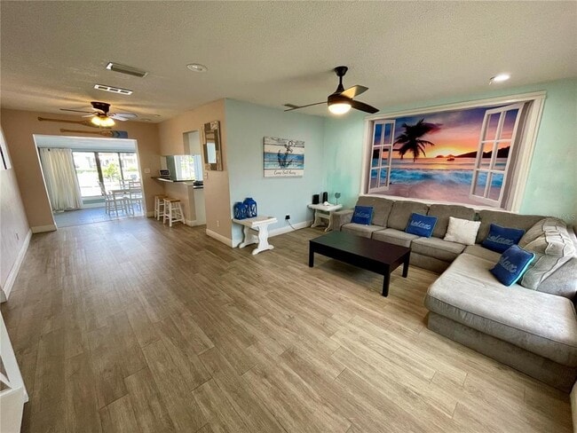 Building Photo - 309 Bryn Mawr Island