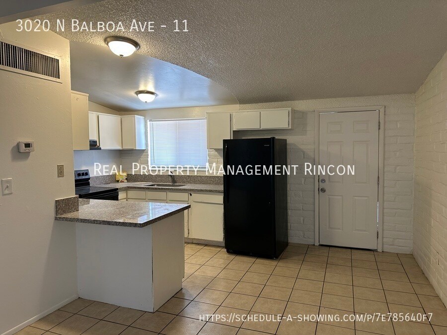 Building Photo - 3020 N Balboa Ave