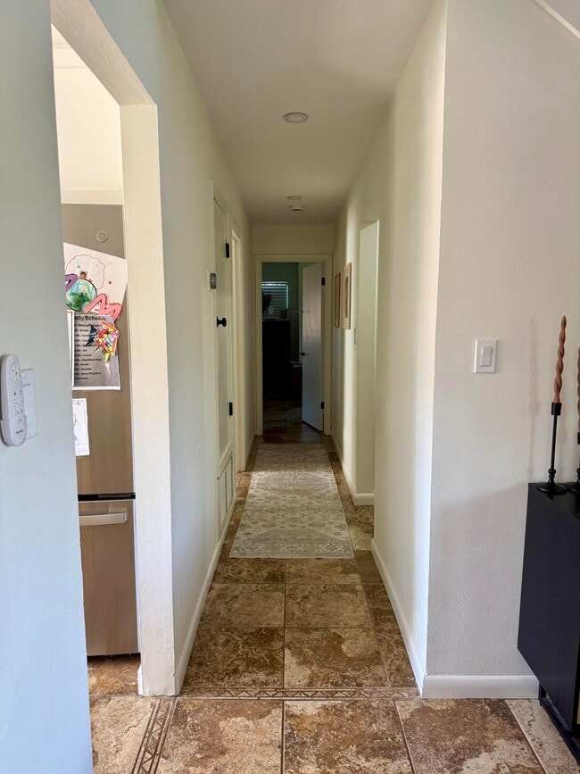 Building Photo - 350 Sailfish Dr
