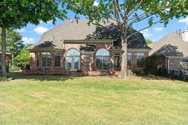 Building Photo - 20 Pine Meadows Ln