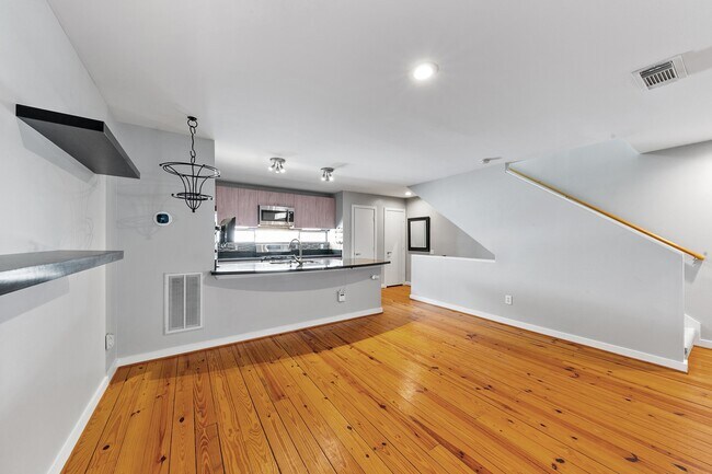 Building Photo - 2614 Chenevert St