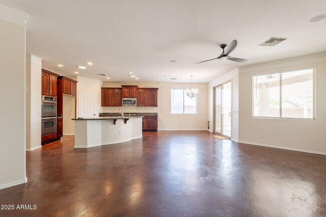 Building Photo - 888 S 165th Ln