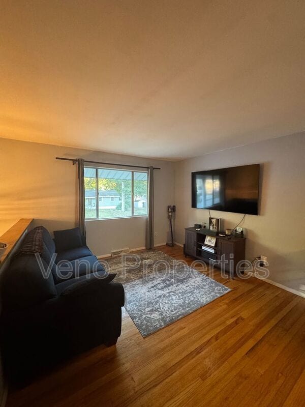 Building Photo - 13 Orenda Spring Dr