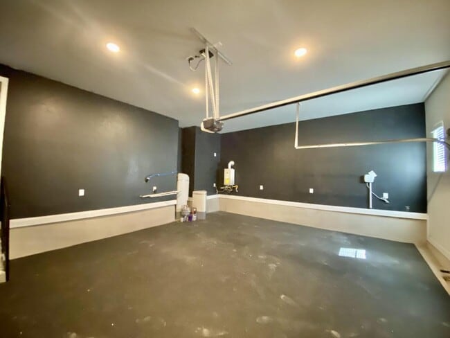 Building Photo - 24914 Resort Pkwy