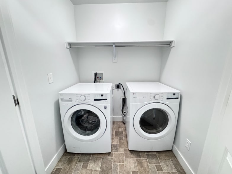 Building Photo - 16371 S 1500 W