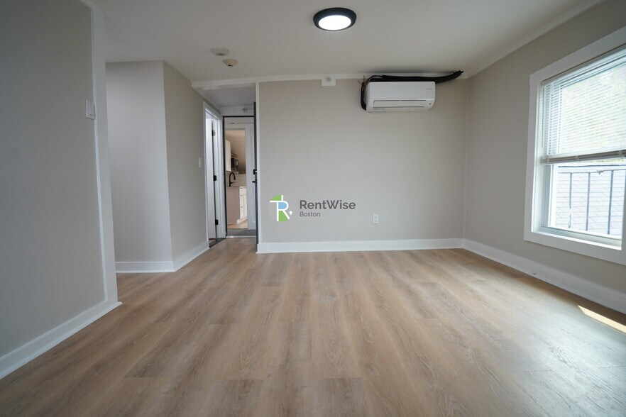 Building Photo - 142 Dorchester St
