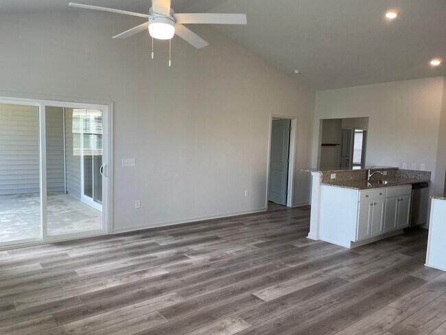 Building Photo - 3023 Cedar Creek Ln