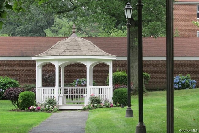 Building Photo - 175 Bryant Crescent