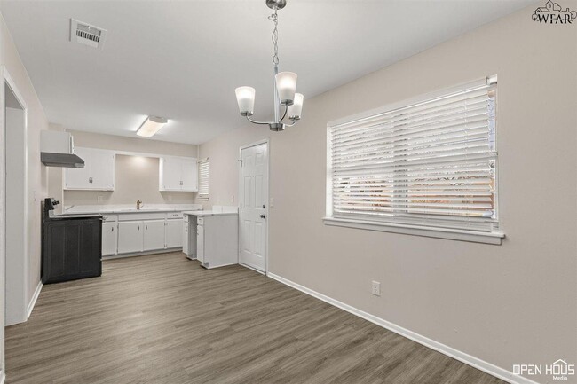 Building Photo - 4728 Eden Ln