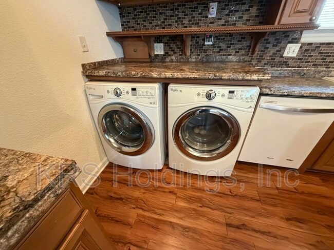 Building Photo - 28 Gillis Rd