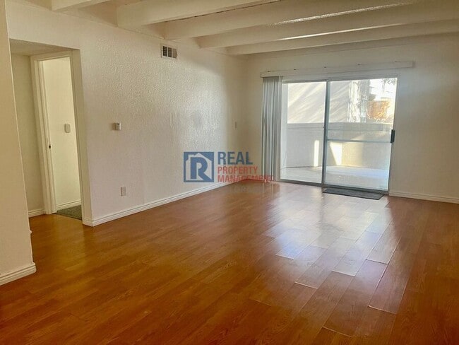 Building Photo - 3485 Rebecca Ln