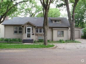 Building Photo - Updated Unique Charming Home! Next to Augu...