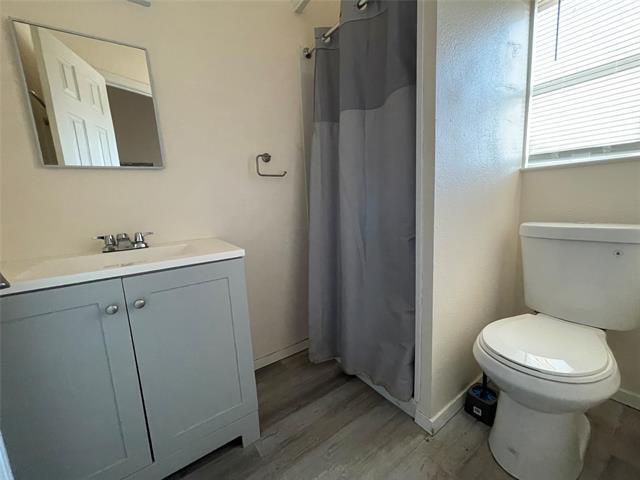 Building Photo - 736 West 7th Street