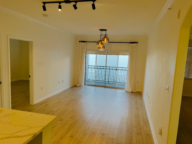 Building Photo - 12925 Centre Park Cir