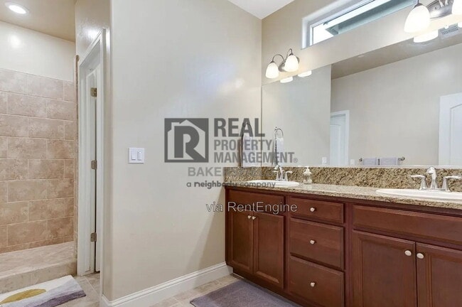 Building Photo - 9312 Woodbrook Dr