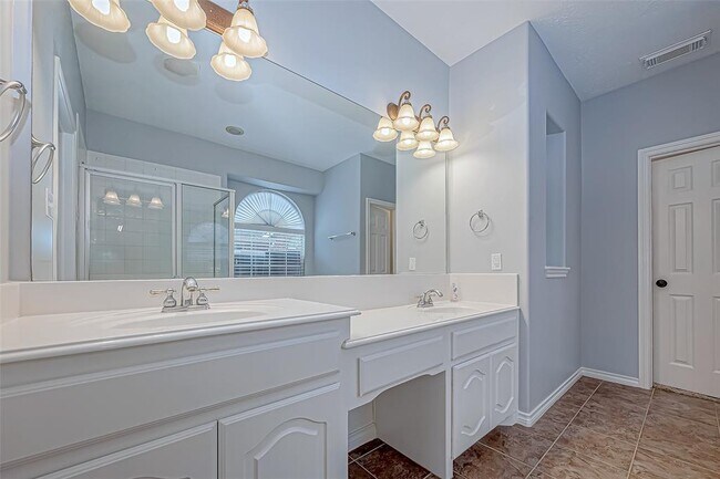 Building Photo - 16523 Pinon Vista Dr
