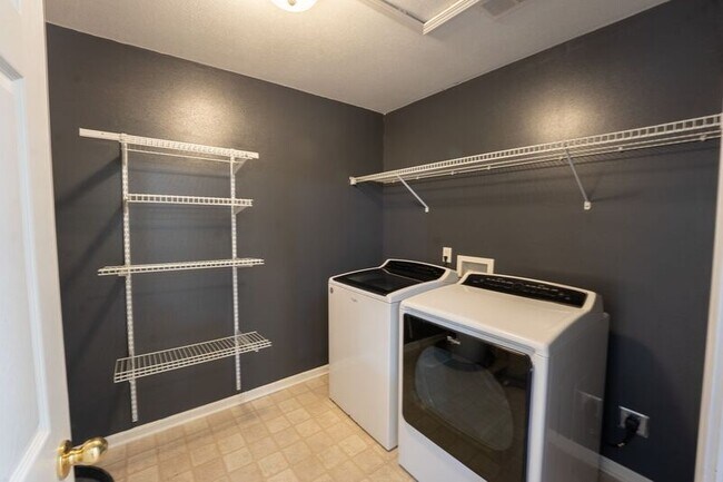 Building Photo - 7 Gimbal Cir