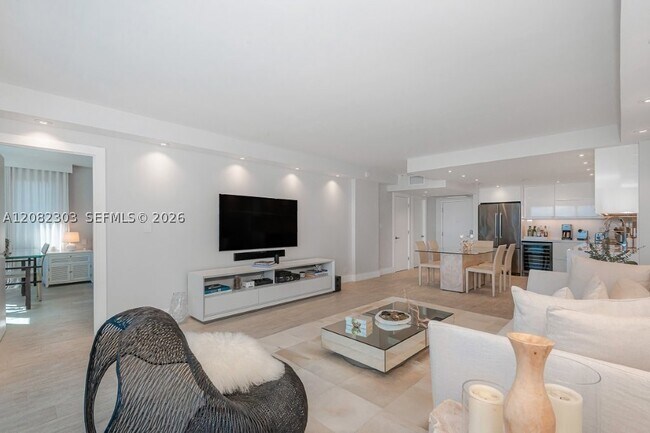 Building Photo - 2301 Collins Ave