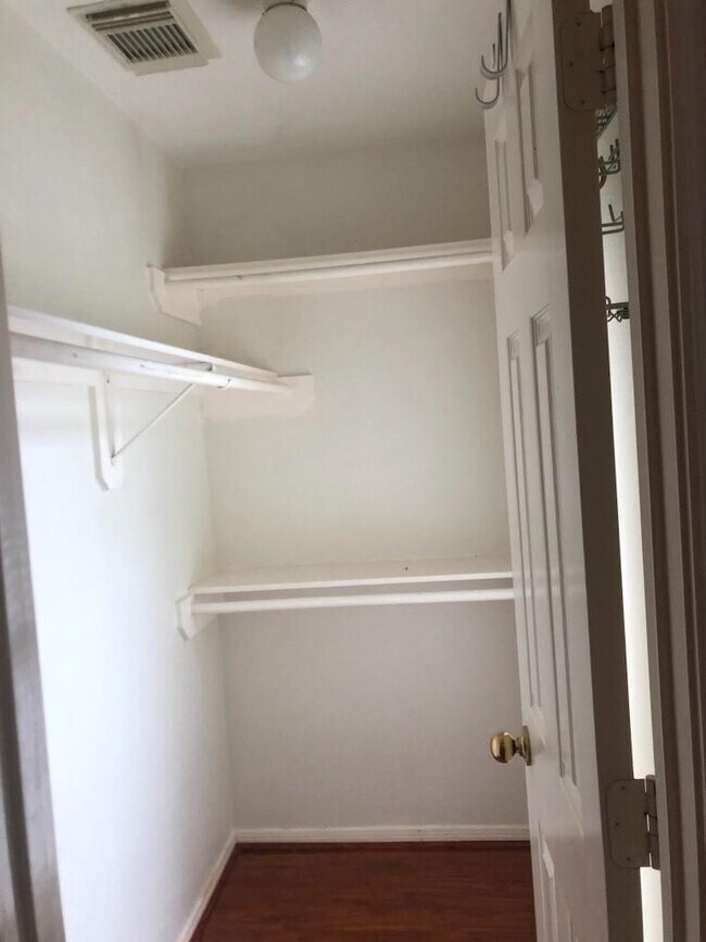 Building Photo - 4303 Gregwood Ct