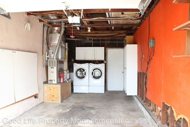 Building Photo - 3 br, 1 bath House - 3172 Idlewild Way