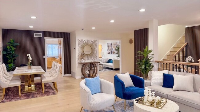 Building Photo - 9092 La Linda Ave