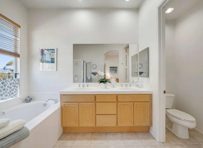 Building Photo - 771 Dry Creek Dr