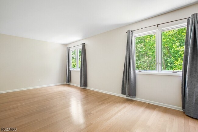 Building Photo - 6-06 Cross Meadows