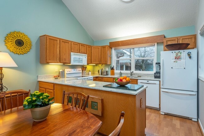 Building Photo - West Asheville Rental! Co-housing Development