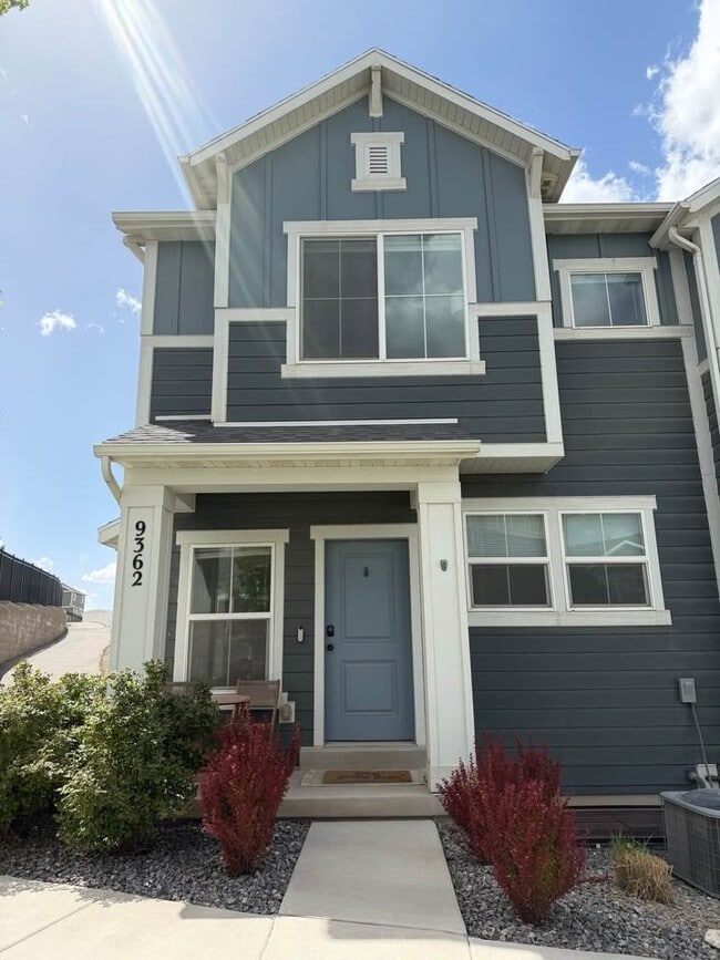 Building Photo - 9362 N