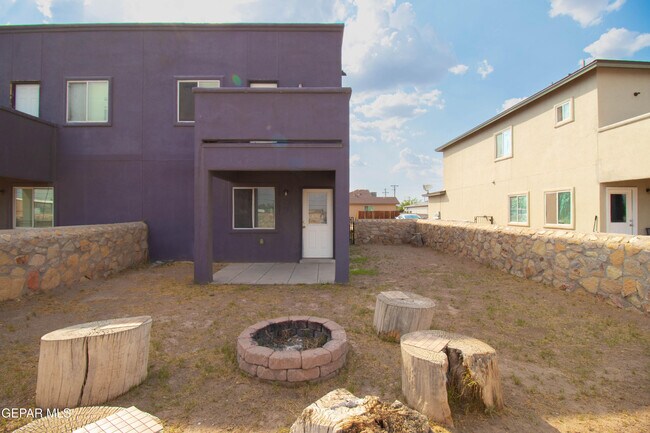 Building Photo - 5917 Cielo Del Rey Pl