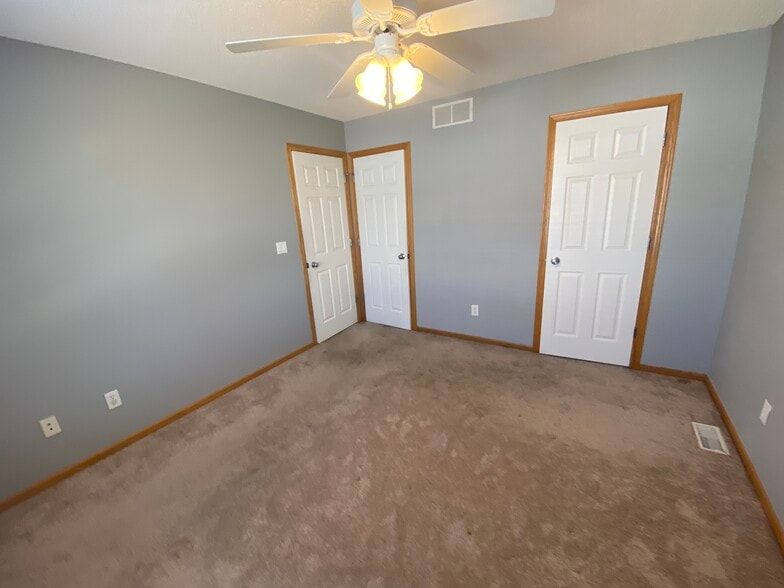 Building Photo - 1455 Easton Ln