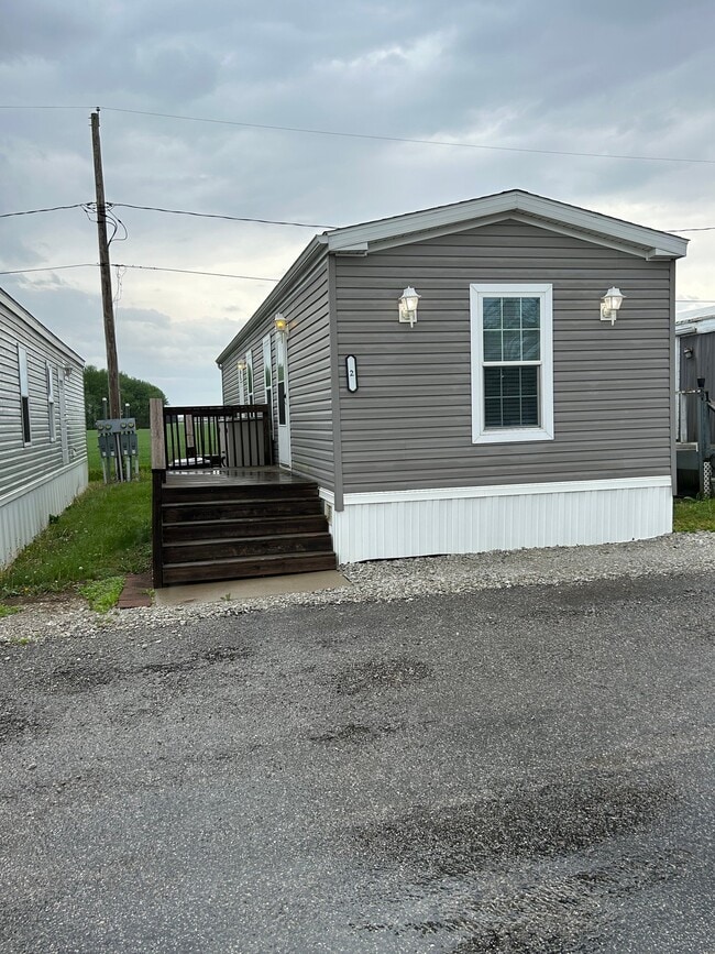 Building Photo - 9859 Shepherd Rd