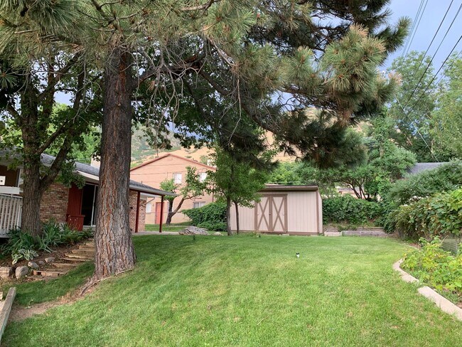 Building Photo - 550 E 250 N