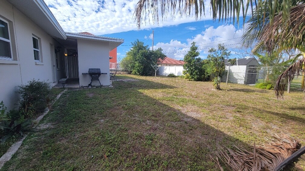 Building Photo - 221 Cape Coral Pky E