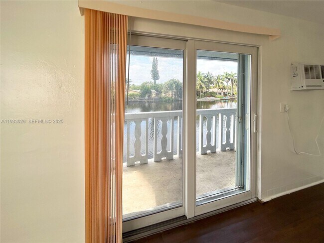 Building Photo - 3049 NW 9th Ave