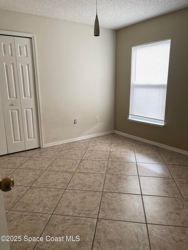 Building Photo - 1642 Sawgrass Dr SW