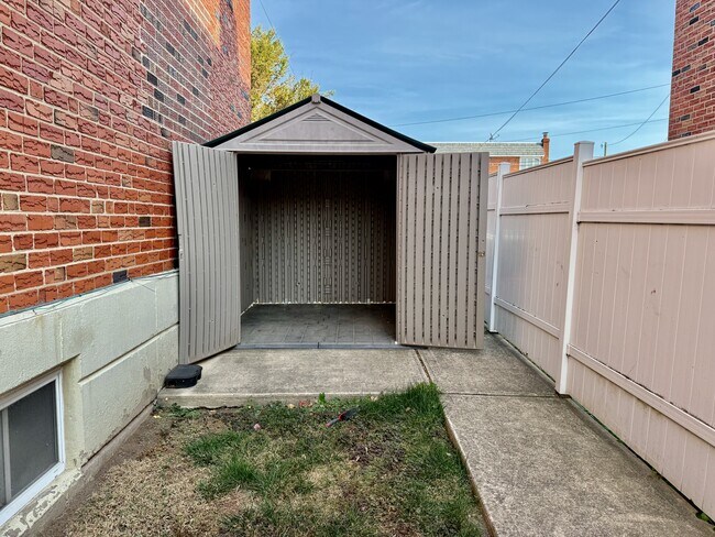 Building Photo - 3134 S 17th St