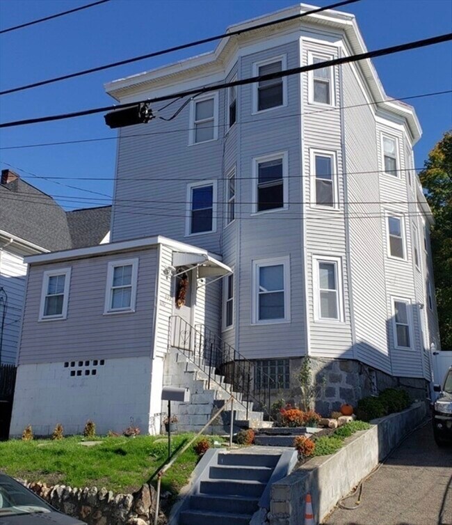 Building Photo - 630 Metropolitan Ave