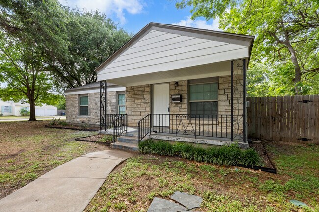Building Photo - 4016 Winfield Ave