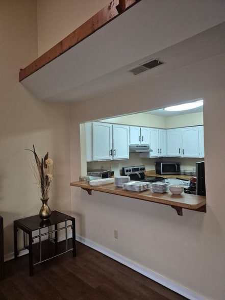 Building Photo - 250 Misty Point Ln