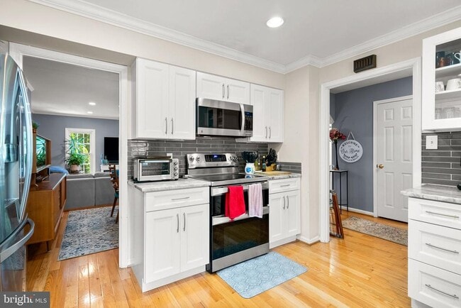 Building Photo - 9033 Blarney Stone Dr