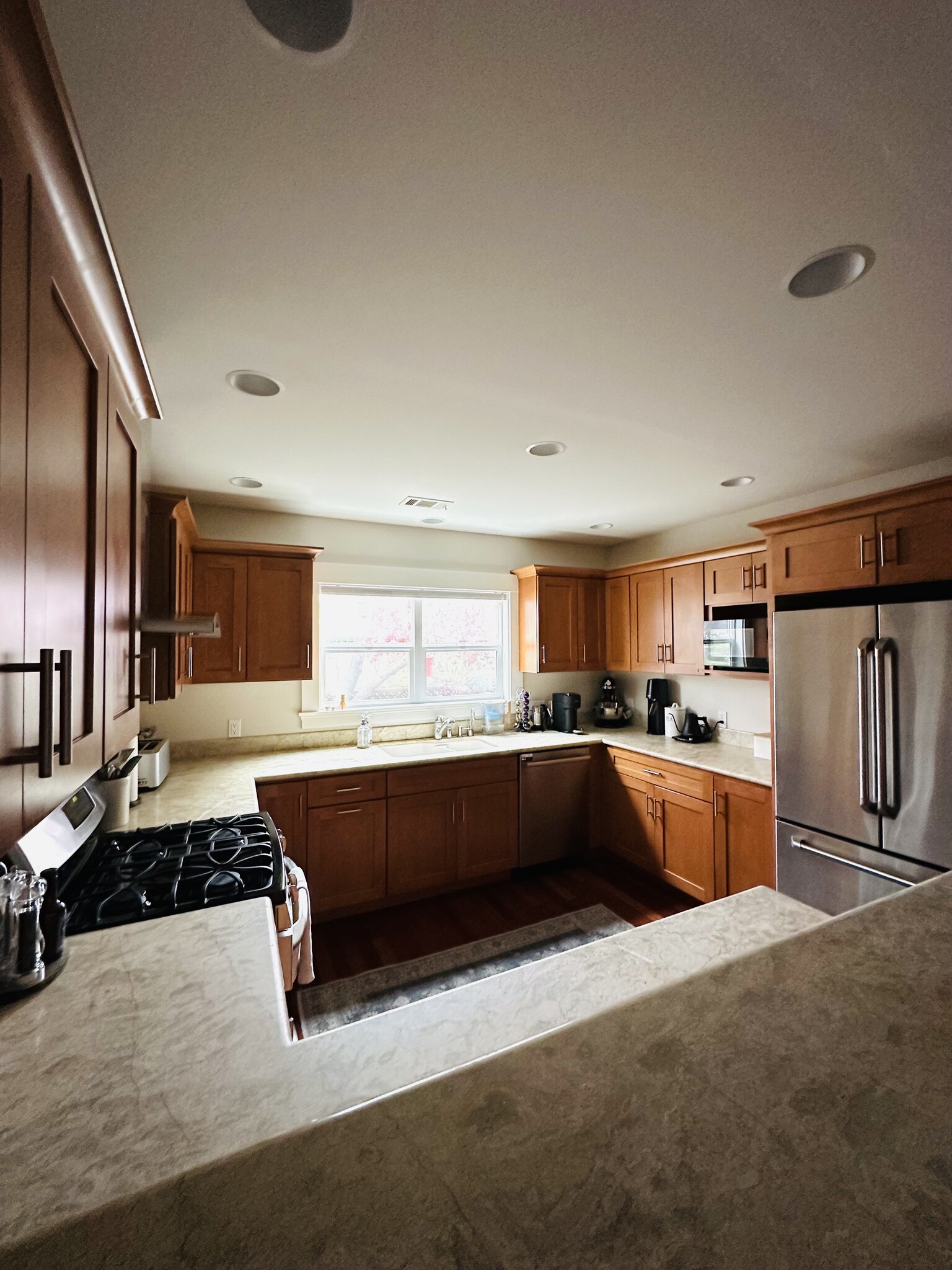 Kitchen - 504 Montgomery St