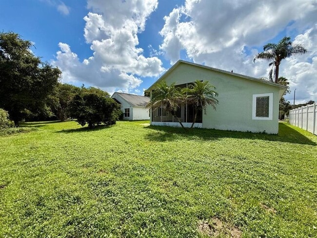 Building Photo - 19021 Weatherstone Dr